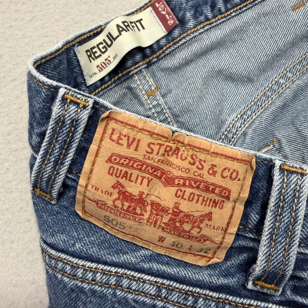 Vintage Levis 505 Regular Fit Jeans Mens 40x32 Blue Faded Denim Straight Leg y2k